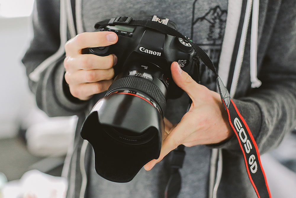 DSLR VS. Mirrorless Cameras: How Are They Different